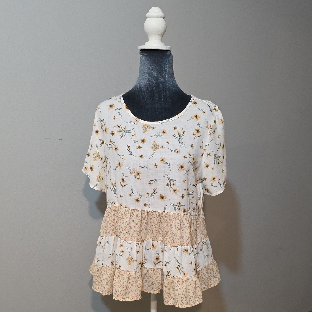 Paper Crane Floral Ruffle Hem‎ Blouse Sz Med.